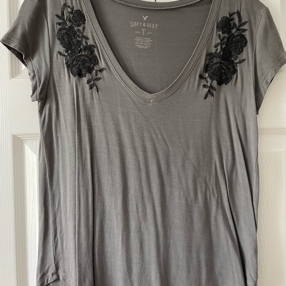 American Eagle grey top